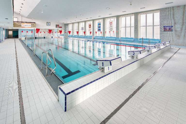 Úspěšně rekonstruovaný bazén ve Vysokém Mýtě se systémem posuvného dna